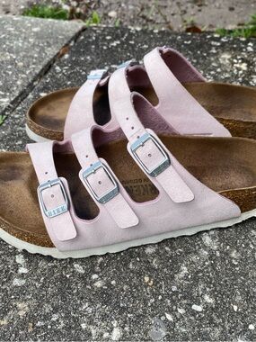 Birkenstock Women’s Triple Buckle Sandals in Light Pink